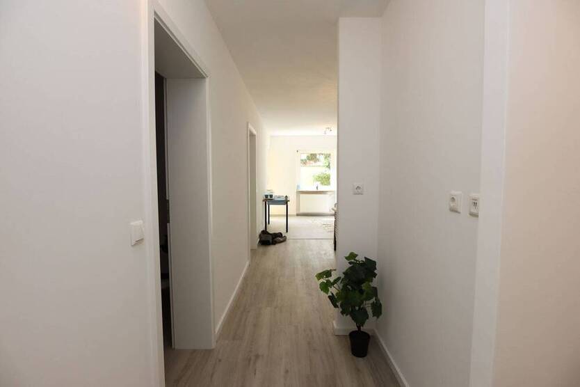 Erstbezug nach Kernsanierung Altersgerechte 3-Zimmer Wohnung mit Aufzug und barrierefreiem Zugang