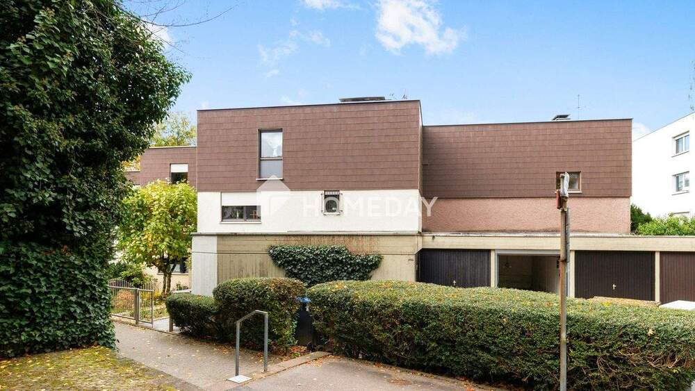 Abendsonne auf der Dachterrasse mit Fernblick: großzügig modernisiertes RMH mit Garten & Garage 6 zimmer