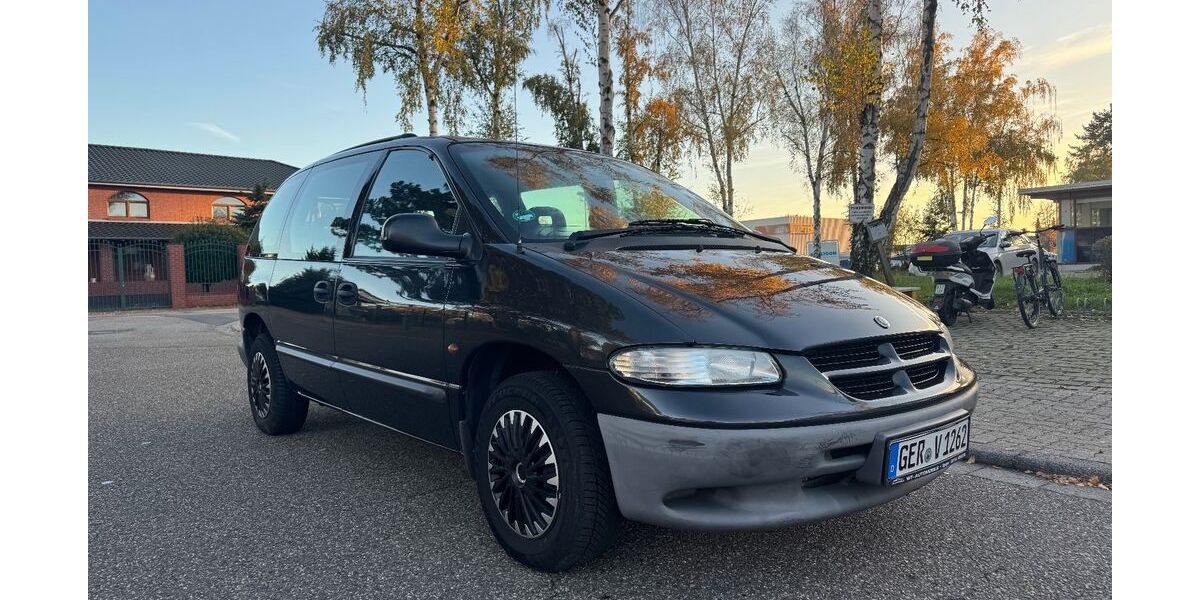 Chrysler Voyager 148.000 km 2.999 € Speyer 67346