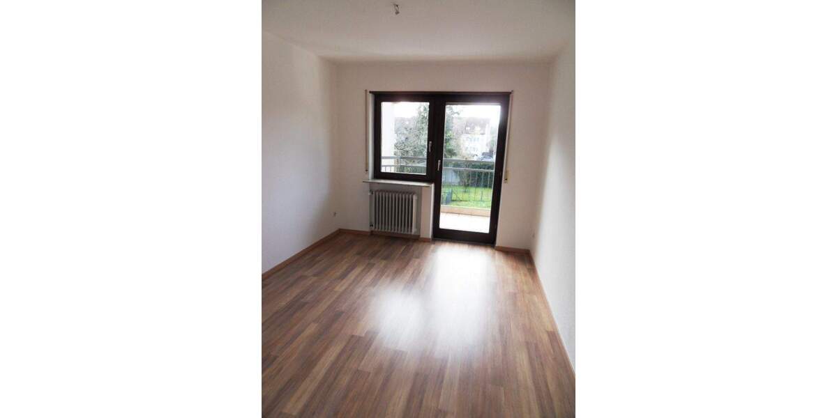 In ruhiger Lage, Reihenendhaus mit Garten und ausbaufähigem Dachgeschoss 5 zimmer