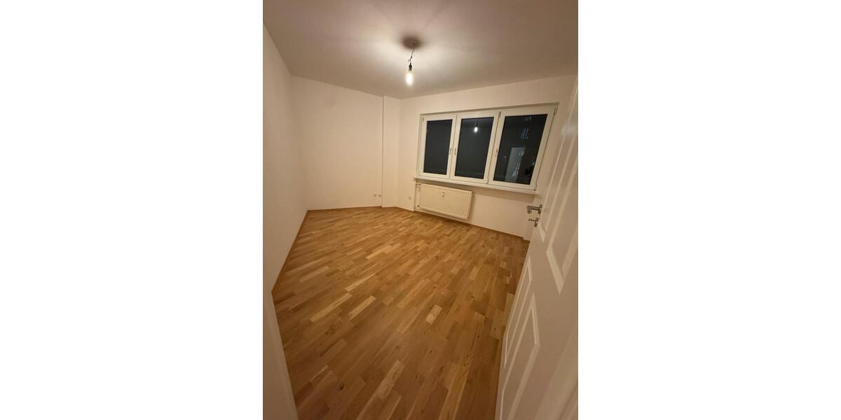 Etagenwohnung Mannheim - 4 Zimmer, 95 m&sup2;, 1.550&euro; | Angebot:25381293