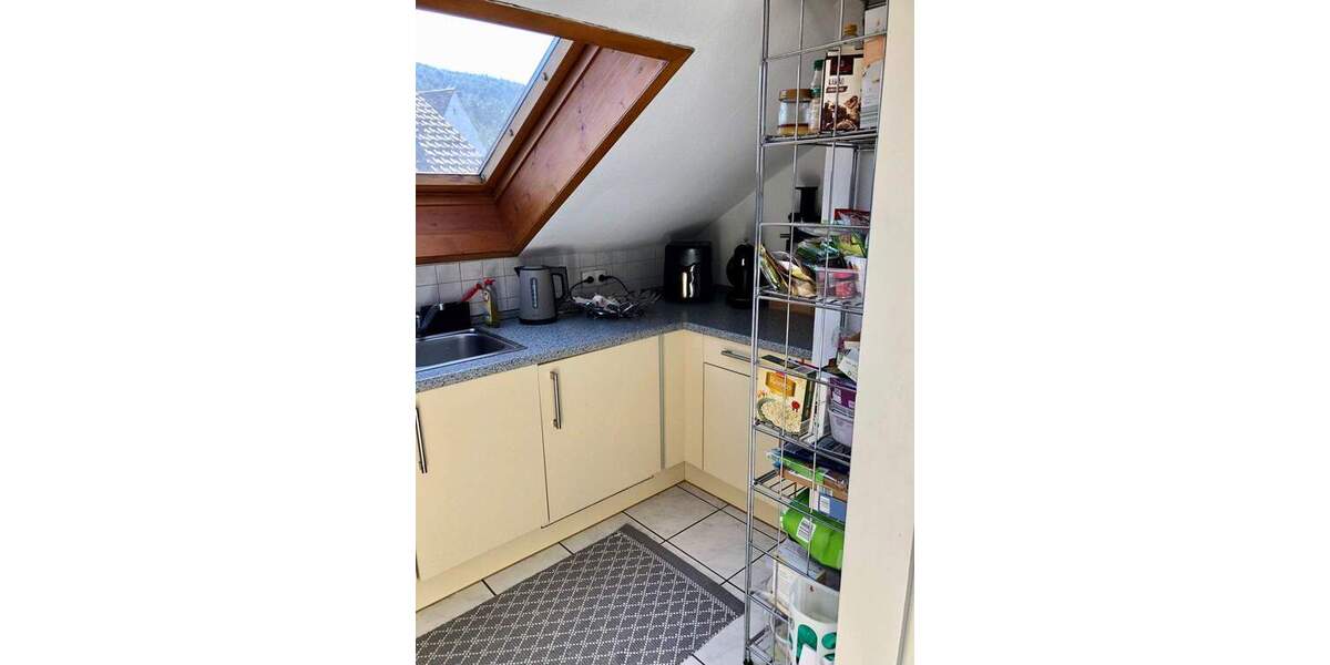 GERADLINIG: 42 M² DACHTERRASSE; FANTASTISCHE AUSSICHT; INKL. EBK UND 2 STELLPLÄTZE 2 zimmer