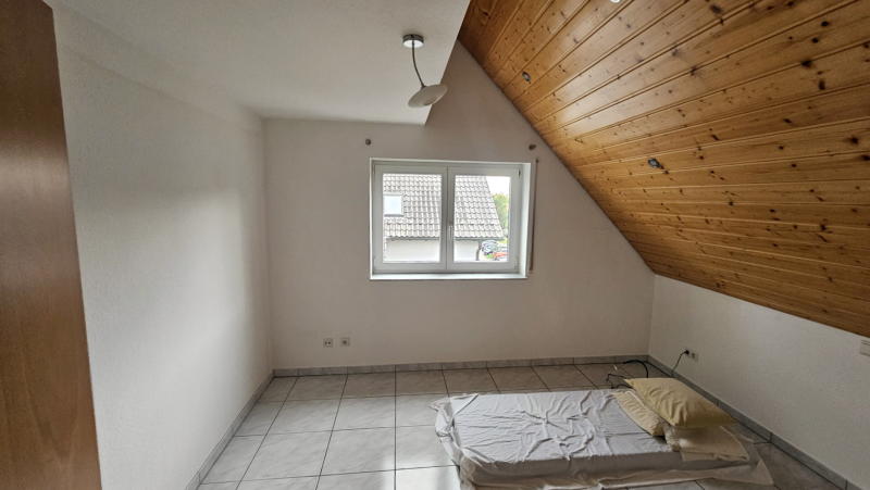 ObjNr:19757 - Sehr gepflegte 3,5 Zi ET-Maisonettewohnung mit Balkon und PkW-Stellplatz in LU-Maudach 3.5 zimmer