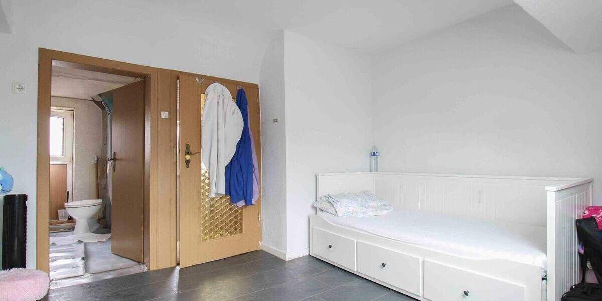 Mehrfamilienhaus, Wohnhaus Hockenheim - 6 Zimmer, 399.000&euro; | Angebot:24910362