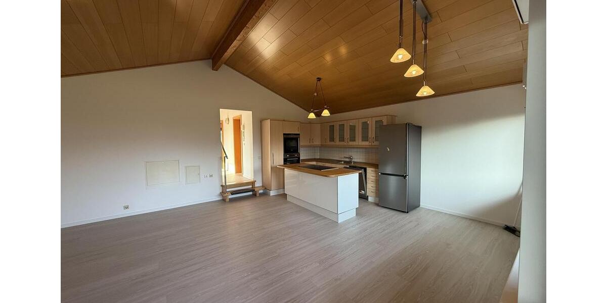Dachgeschoßwohnung Leimen - 3 Zimmer, 92 m&sup2;, 1.200&euro; | Angebot:26167355