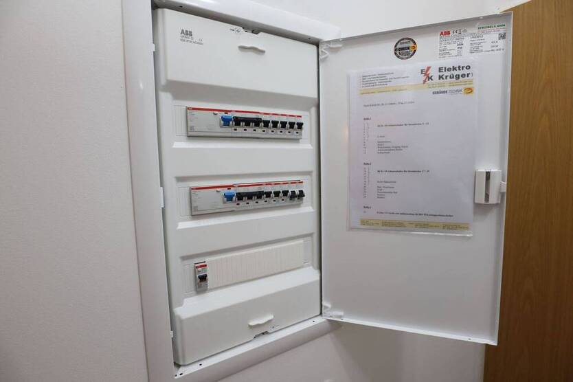 Erstbezug nach Kernsanierung Altersgerechte 3-Zimmer Wohnung mit Aufzug und barrierefreiem Zugang