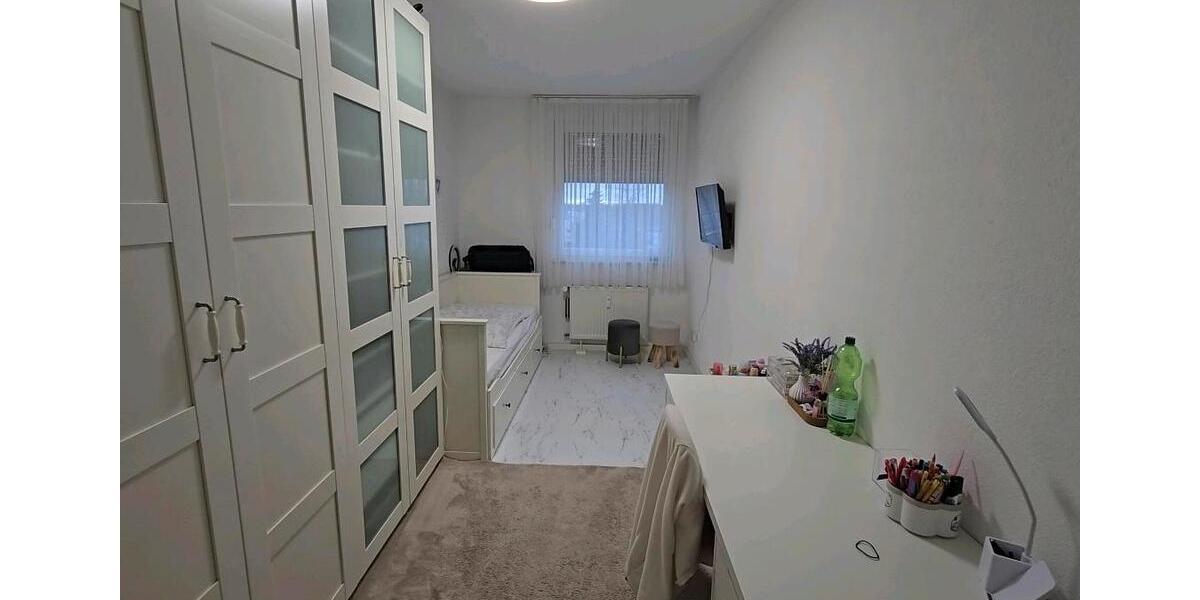 Etagenwohnung Wiesloch - 4.5 Zimmer, 100 m&sup2;, 2.000&euro; | Angebot:26386613