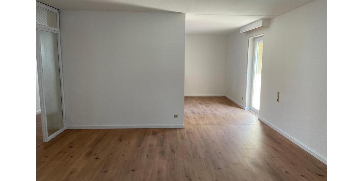 Erdgeschoßwohnung Hockenheim - 3.5 Zimmer, 100 m&sup2;, 1.300&euro; | Angebot:26408845