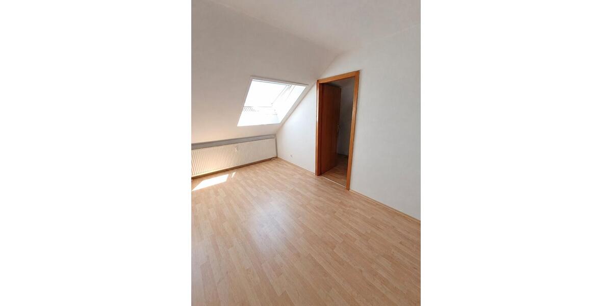 Dachgeschoßwohnung Walldorf - 3 Zimmer, 52 m&sup2;, 620&euro; | Angebot:26537322