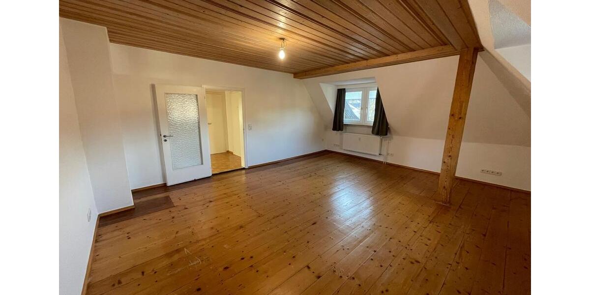 Dachgeschoßwohnung Eberbach - 2.5 Zimmer, 99 m&sup2;, 199.000&euro; | Angebot:26705696