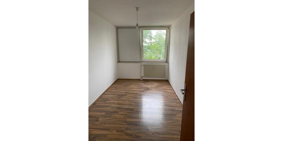 Etagenwohnung Ludwigshafen am Rhein Ludwigshafen-Hemshof - 4 Zimmer, 81 m&sup2;, 215.000&euro; | Angebot:26505425