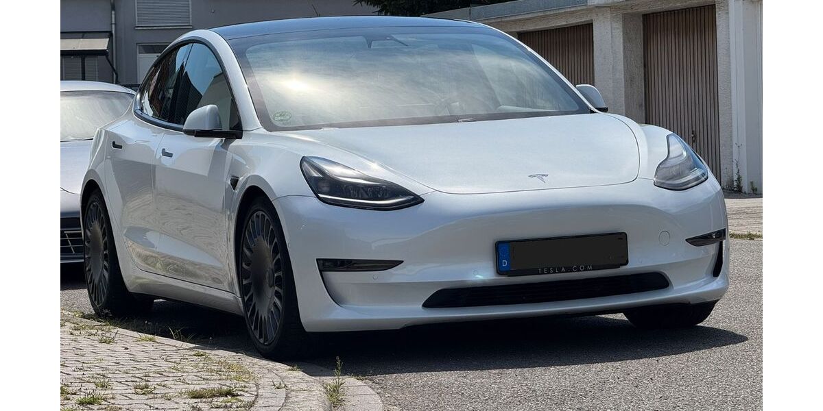 Tesla Model 3 56.000 km 31.500 &euro; Waghäusel 68753