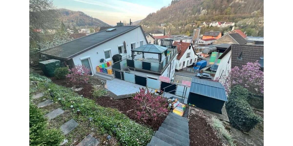 Doppelhaushälfte Eberbach - 8 Zimmer, 254 m&sup2;, 580.000&euro; | Angebot:26107420