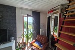 Helle 4,5 Zimmer Dachgeschoßwohnung mit großem Grundstücksanteil und Carport in Südhessen