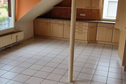 Für die Generation 45 plus, gemütliche 2,5 - Zi. – DG - Maisonette Wohnung ohne Balkon 2 zimmer