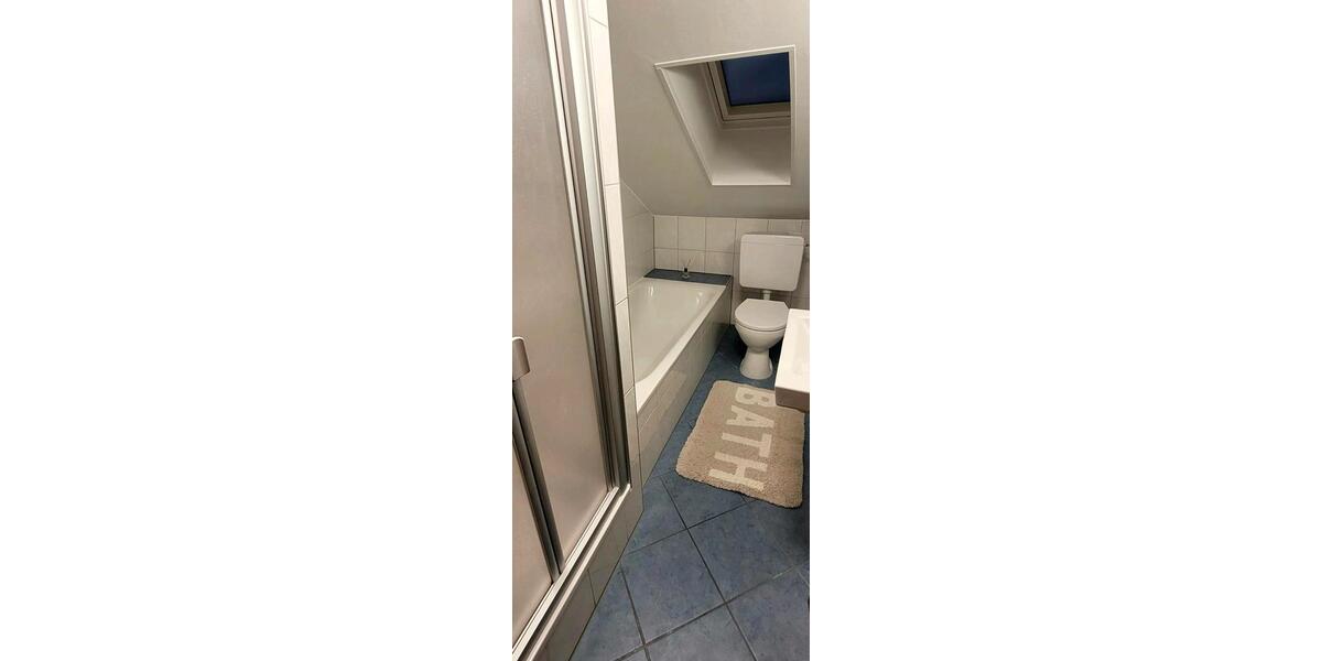 Dachgeschoßwohnung Östringen - 3 Zimmer, 68 m&sup2;, 1.000&euro; | Angebot:26670373