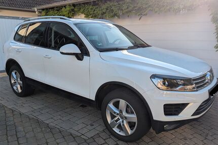 VW Touareg 104.189 km 24.500 &euro; Oberhausen-Rheinhausen 68794