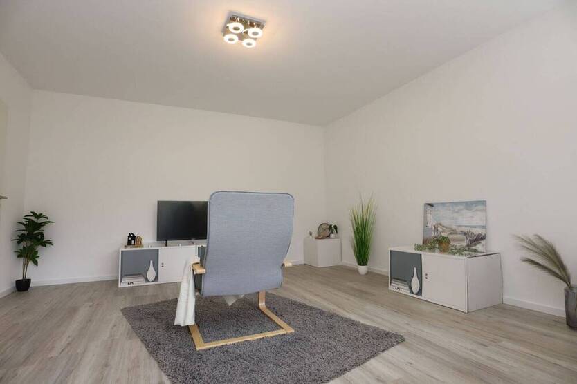 Erstbezug nach Kernsanierung Altersgerechte 3-Zimmer Wohnung mit Aufzug und barrierefreiem Zugang