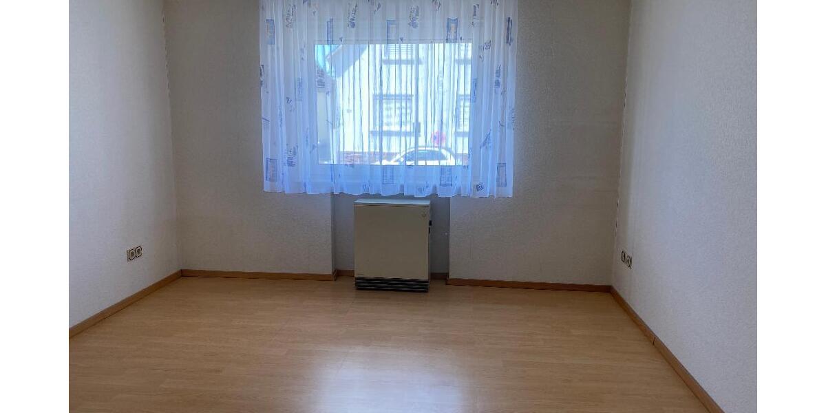 Gepflegte 3-Zi.-Erdgeschosswohnung im Herzen von Forst 3 zimmer