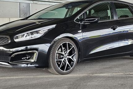 Kia ceed / Ceed 61.932 km 14.399 € Hockenheim 68766