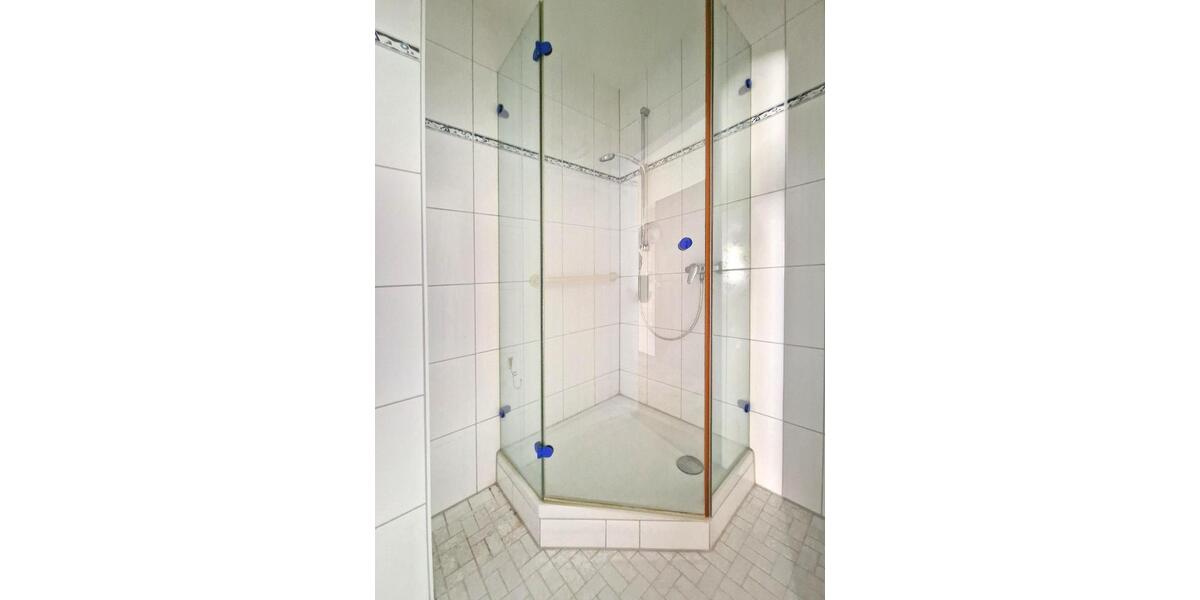 Lichtdurchflutete Wohnung mit Südbalkon in familienfreundliche Lage - Etagenwohnung Frankenthal | Angebot:27034392