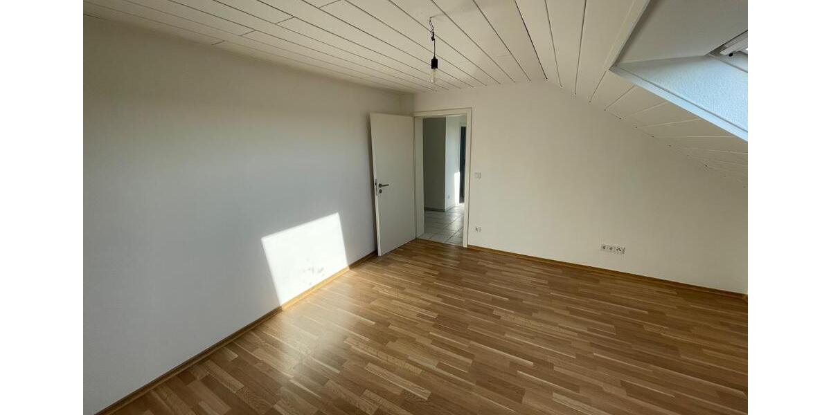 Etagenwohnung Hockenheim - 3 Zimmer, 77 m&sup2;, 239.000&euro; | Angebot:27003096
