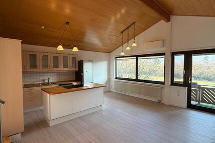 Stilvolle Dachgeschoßwohnung mit Panoramablick in St. Ilgen 3 zimmer