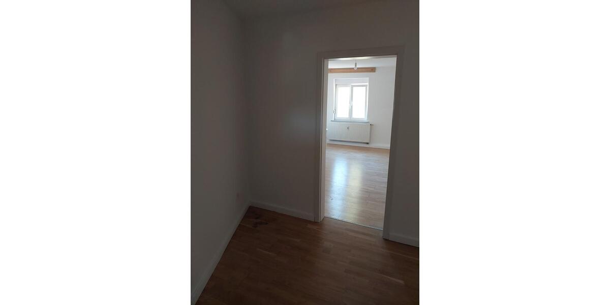 Dachgeschoßwohnung Laudenbach - 2 Zimmer, 63 m&sup2;, 900&euro; | Angebot:24672624