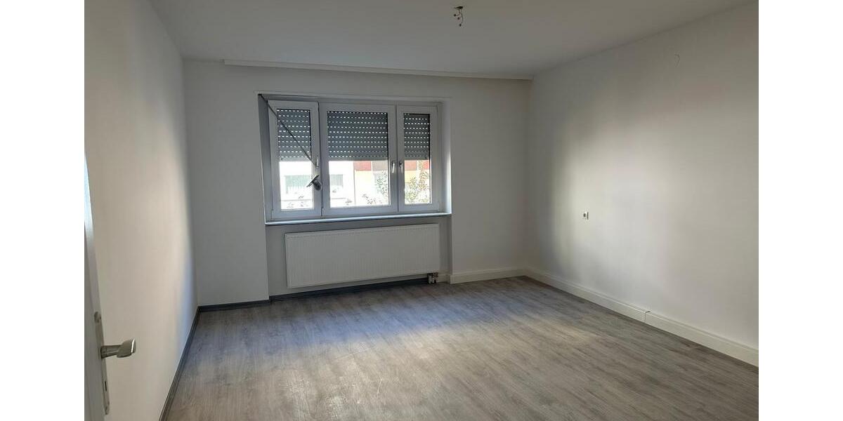 Etagenwohnung Ludwigshafen am Rhein Ludwigshafen-Hemshof - 3 Zimmer, 96 m&sup2;, 1.800&euro; | Angebot:25876504