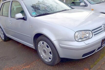 VW Golf 100.000 km 4.950 &euro; Hockenheim 68766