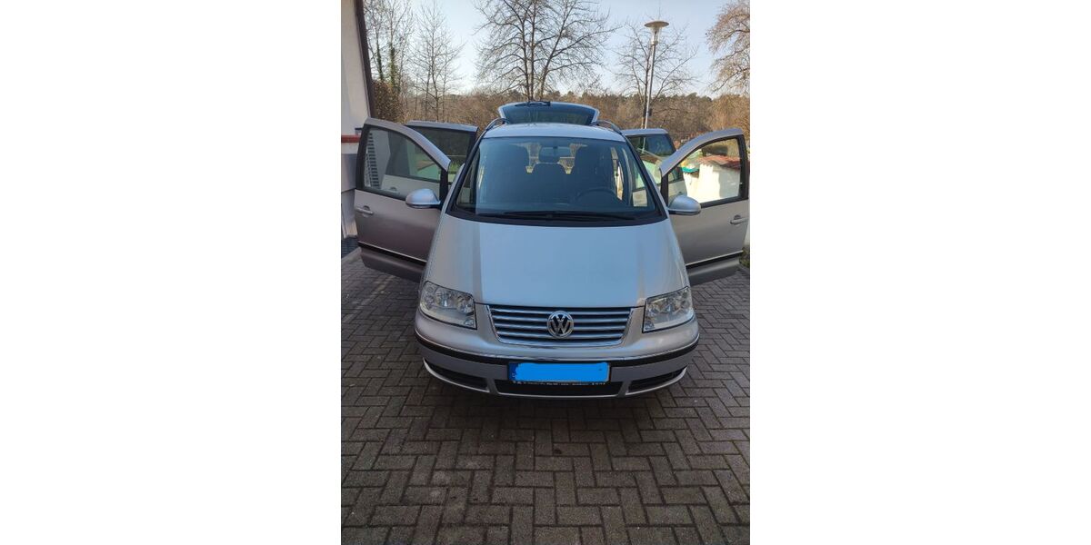 VW Sharan 205.500 km 2.850 &euro; Forst 76694