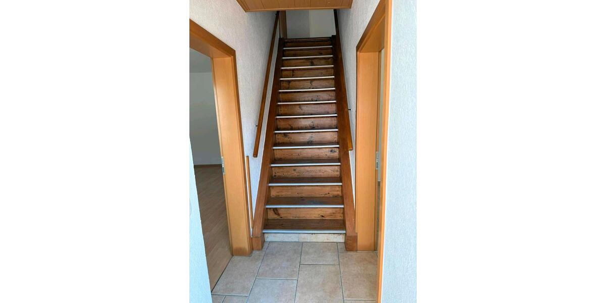 Etagenwohnung Eberbach - 3 Zimmer, 110 m&sup2;, 800&euro; | Angebot:26320168