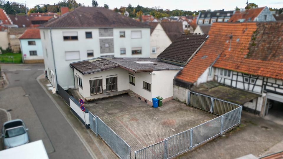 XXL-Gewerbefläche in Östringen – mit LKW-Annahme & großzügigem Parkplatz zimmer