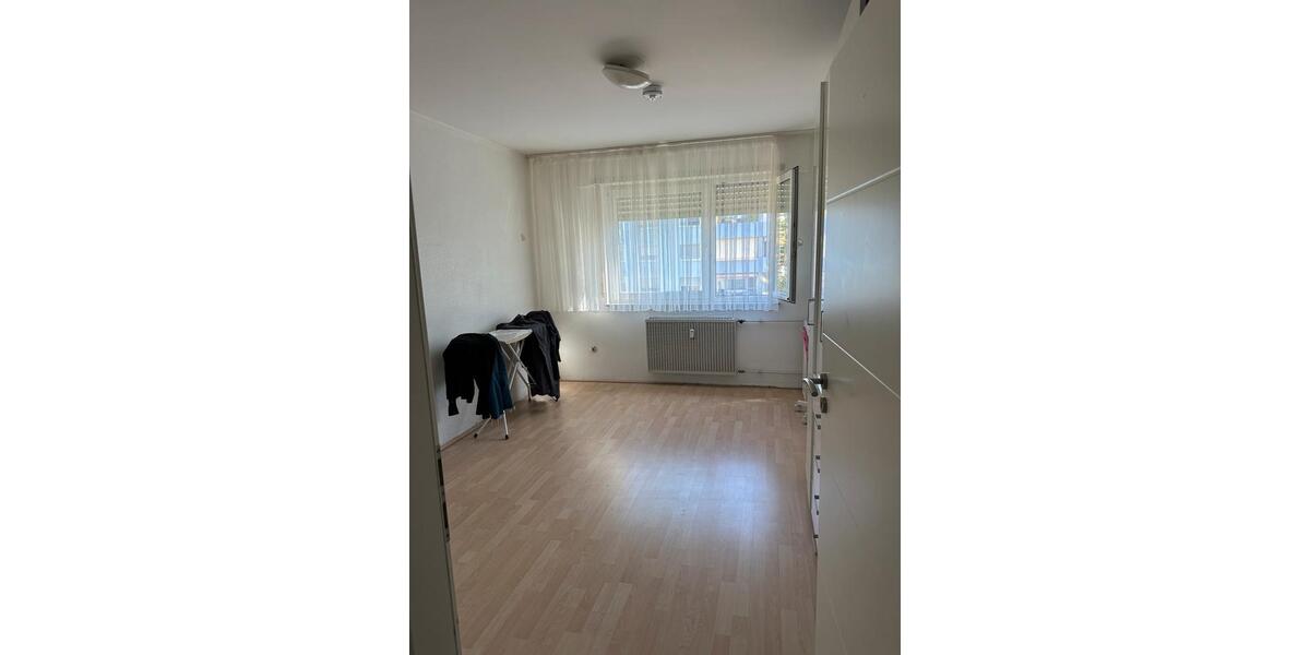 Provisionsfrei: ab Ende Januar frei,3-ZKB-Wohnung in Mannheim 3 zimmer