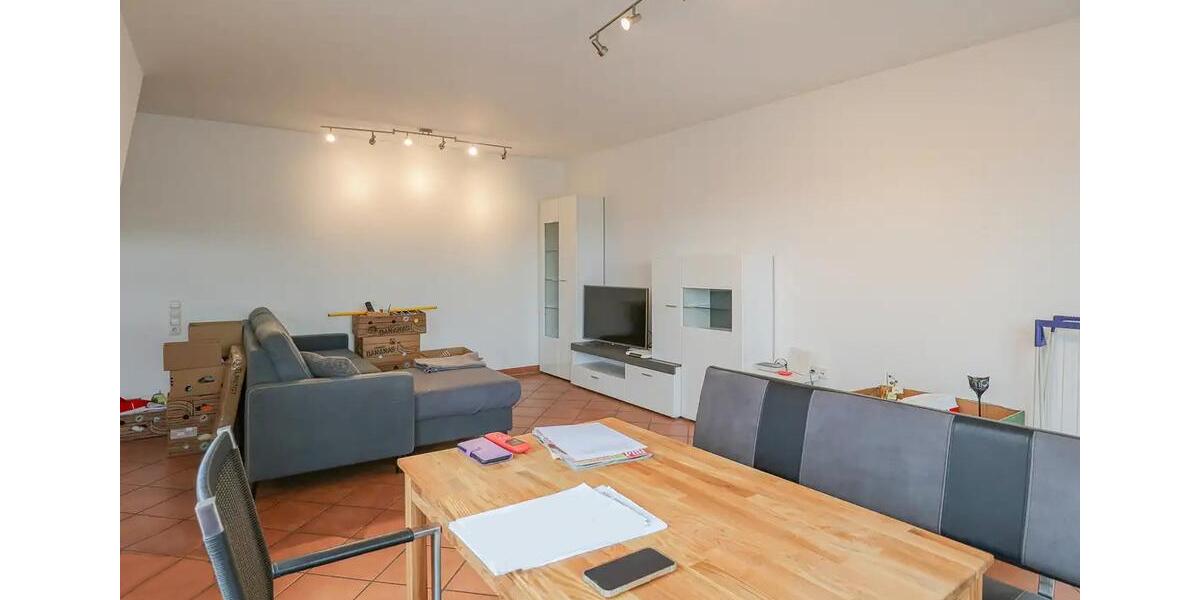 Dachgeschoßwohnung Ludwigshafen am Rhein Mundenheim - 2.5 Zimmer, 75 m&sup2;, 850&euro; | Angebot:26660906