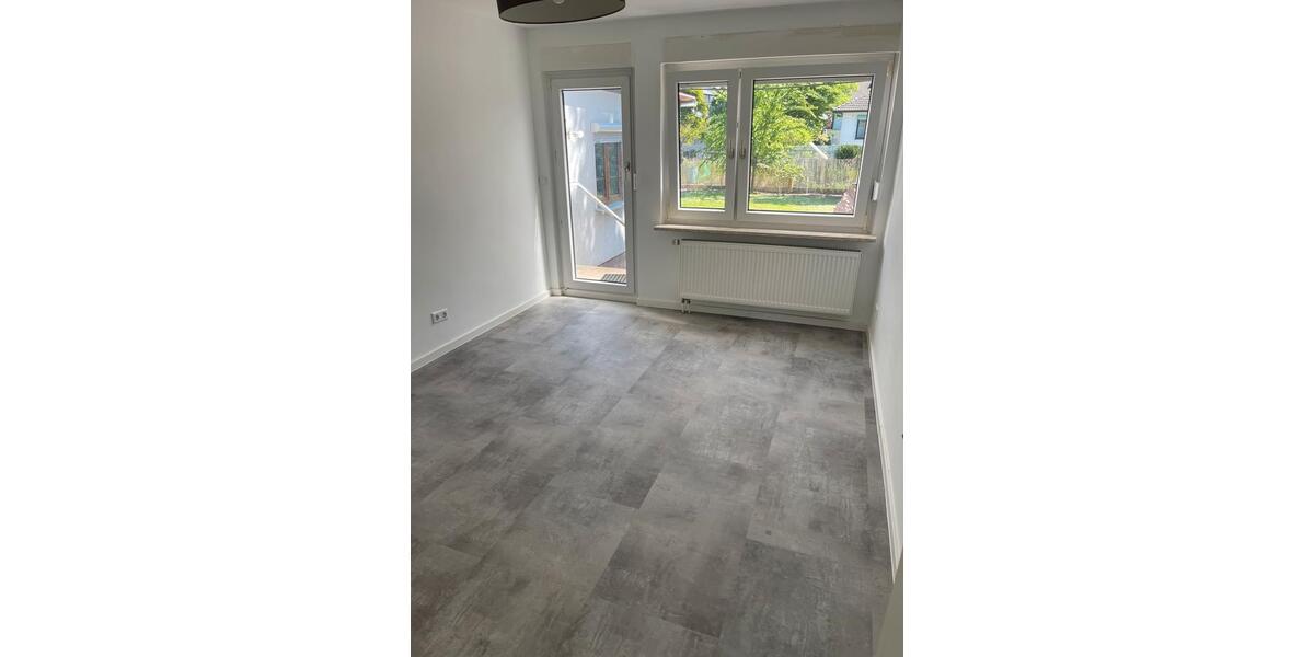 Erdgeschoßwohnung Schwetzingen - 3 Zimmer, 100 m&sup2;, 1.000&euro; | Angebot:26343860