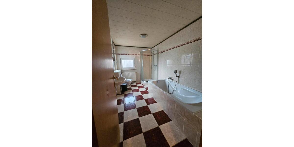 Doppelhaushälfte Frankenthal (Pfalz) - 5 Zimmer, 155 m&sup2;, 1.550&euro; | Angebot:24851570