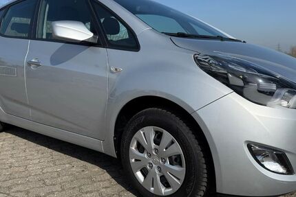 Hyundai ix20 47.950 km 11.500 &euro; Römerberg 67354