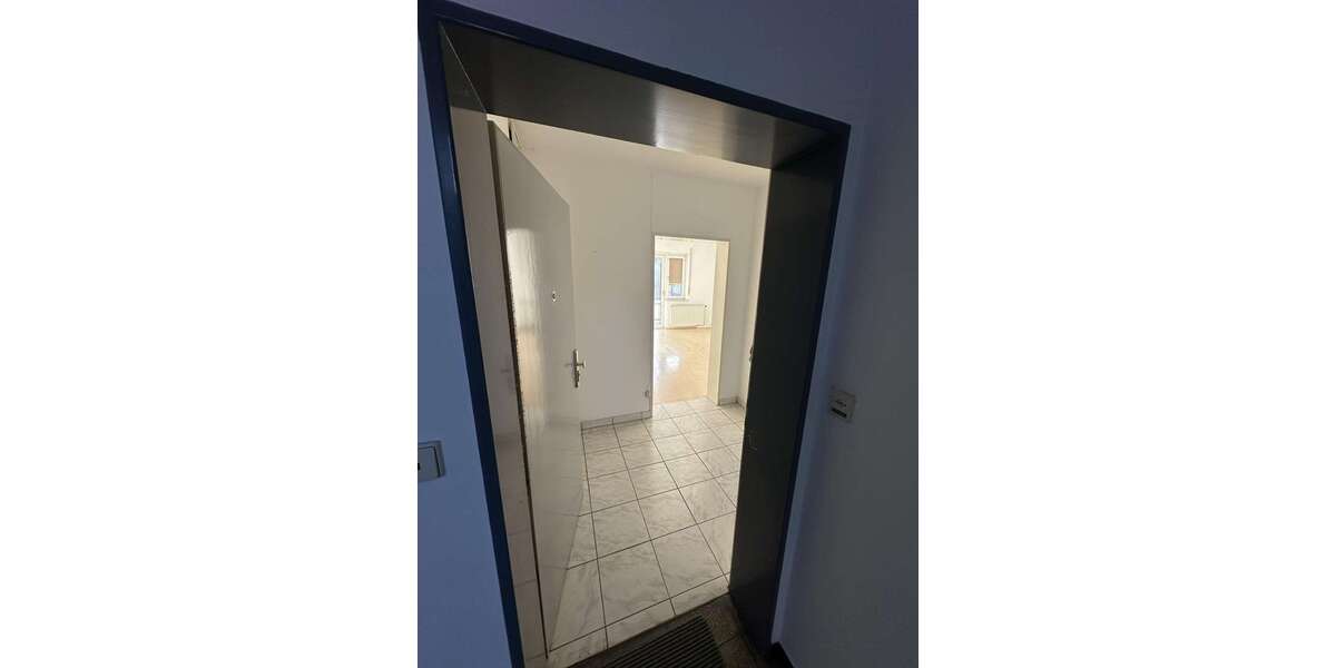 Etagenwohnung Ludwigshafen am Rhein Ludwigshafen-Hemshof - 1 Zimmer, 41 m&sup2;, 400&euro; | Angebot:27068982