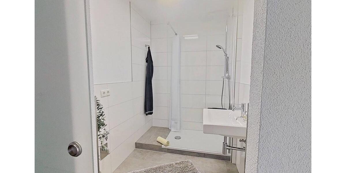 **Frisch modernisiert: Schicke und intelligent geschnittene 3-Zimmer-Wohnung mit BALKON** 3 zimmer