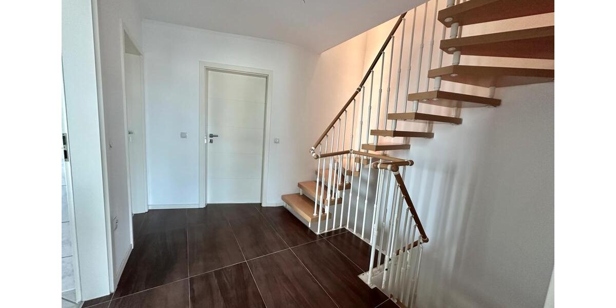 Gepflegte Doppelhaushälfte in Sinsheim Süd-Stadt (ab01.04.2026) 5.5 zimmer