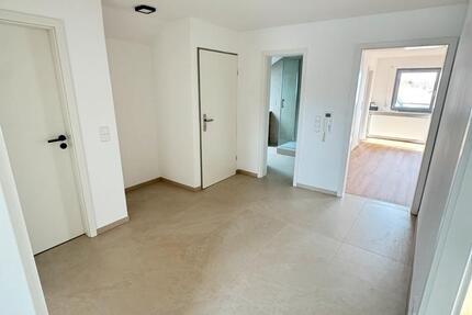 Sanierte und renovierte DG Wohnung hell, modern und stilvoll 4 zimmer