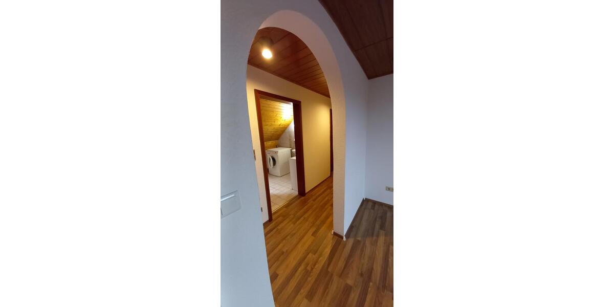 Dachgeschoßwohnung Forst - 2 Zimmer, 75 m&sup2;, 650&euro; | Angebot:26611963