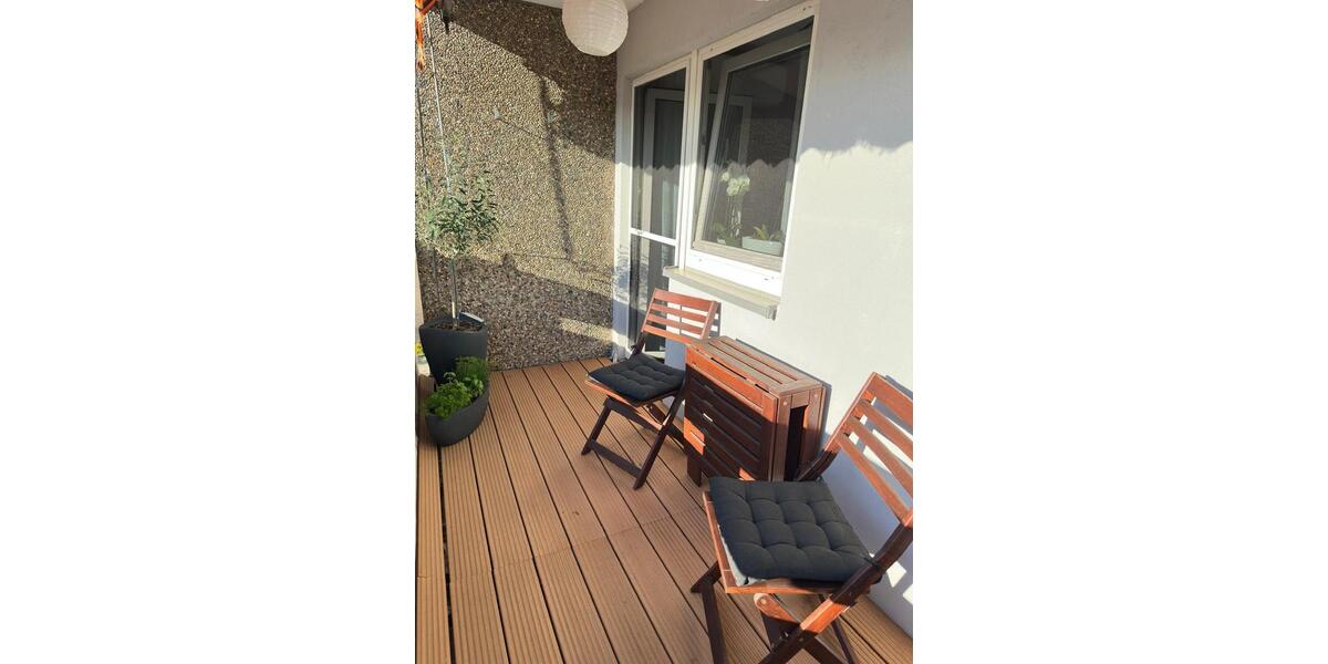 Renovierte 2,5 Zim. Wohn. zum direkt einziehen. Küche, Klima etc. 2.5 zimmer