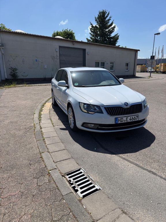 Skoda Superb 119.000 km 16.300 € Heidelberg 69126