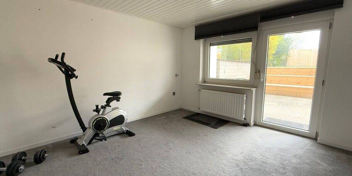 BLICK INS GRÜNE! SOFORTBEZUG! GROßES EINFAMILIENHAUS (REIHE) MIT GARTEN UND GARAGE! 7 zimmer