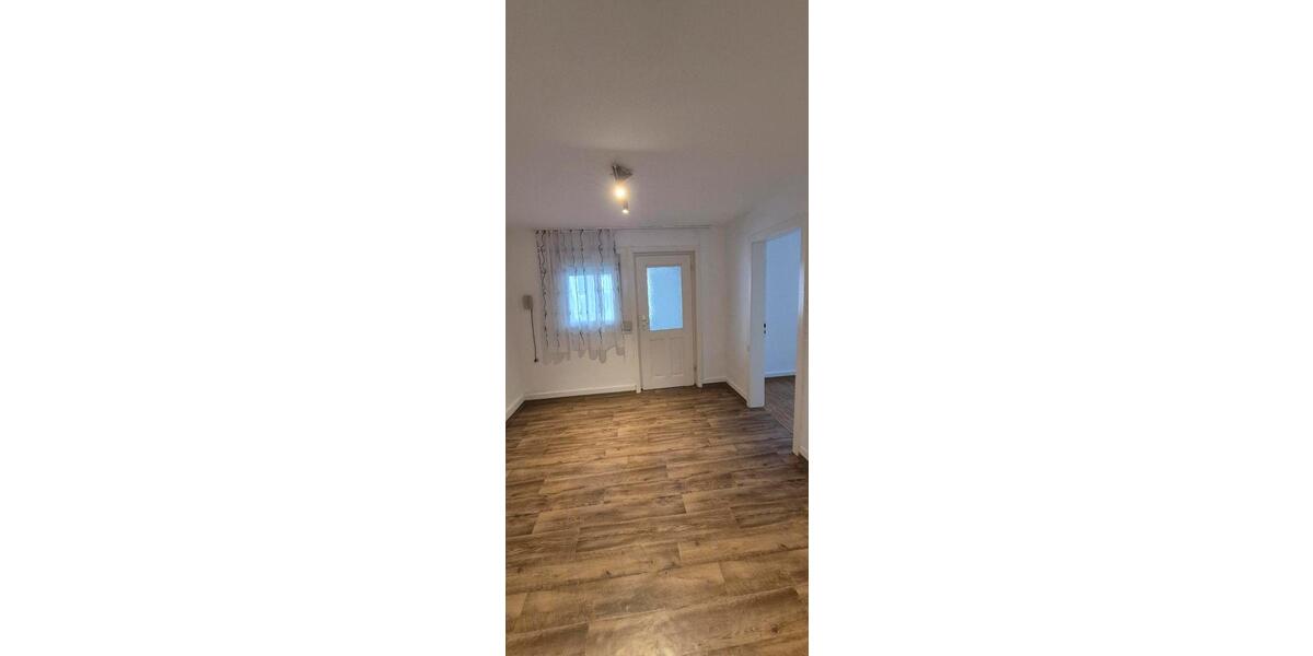 Einfamilienhaus Waldbrunn - 6 Zimmer, 100 m&sup2;, 1.000&euro; | Angebot:26241971