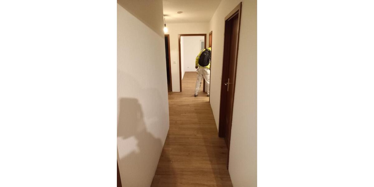 Renovierte, ruhige 2 ZKB-Wohnung mit Süd-Balkon - WG tauglich 1 zimmer