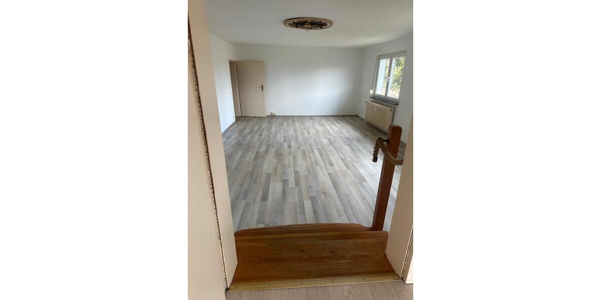 Etagenwohnung Viernheim - 4 Zimmer, 120 m&sup2;, 1.200&euro; | Angebot:26365809