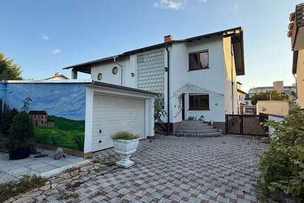 3 Zimmerwohnung mit separatem Verkaufs- oder Gewerberaum im UG, 2 Carport- und 2 Außenstellplätzen 3 zimmer